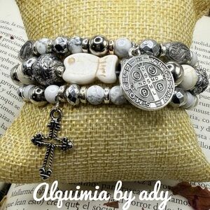 Alquimia Silver and White Charm Bracelet
